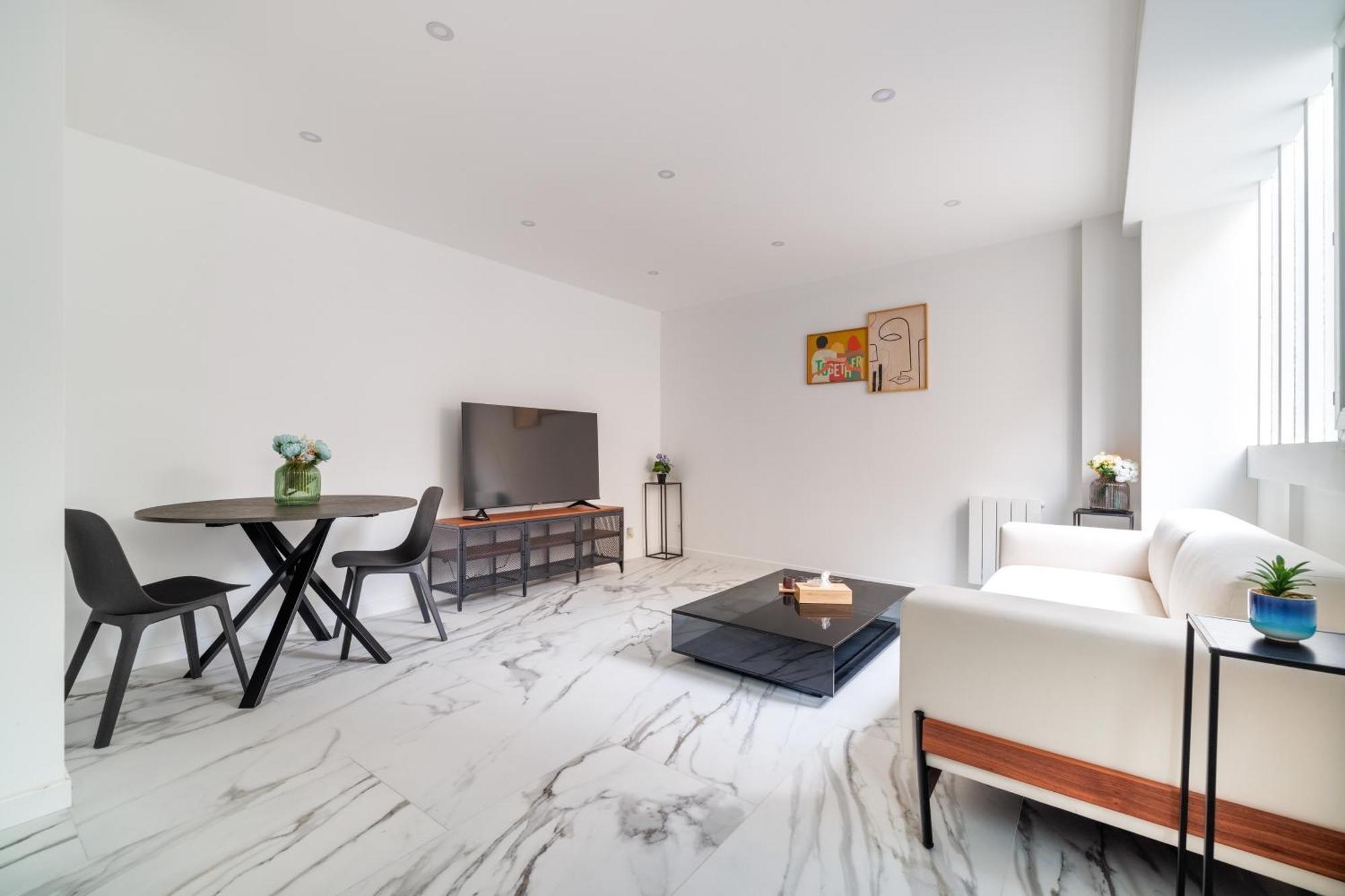 Spacious Flat For 4 People #1 Asnières Esterno foto